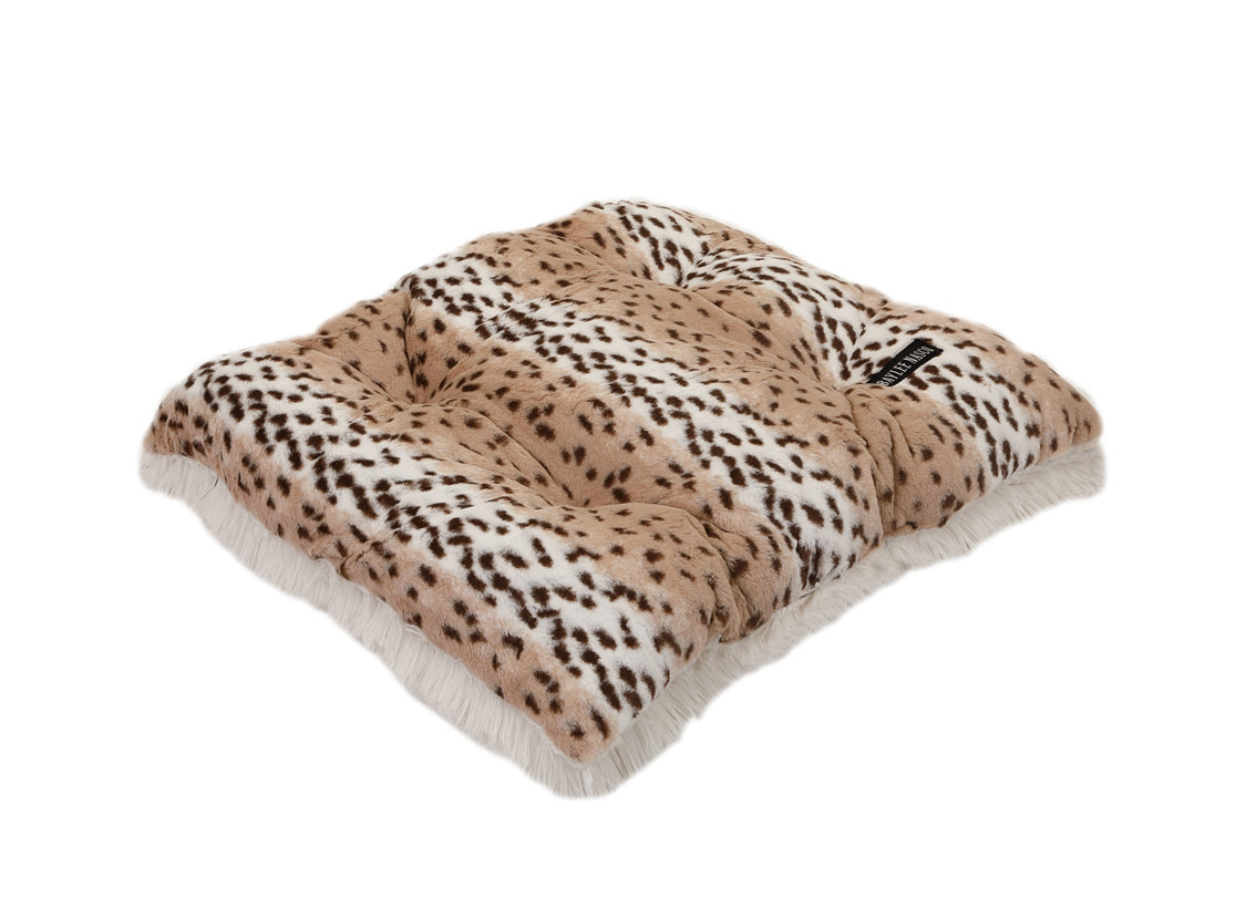 Snow Leopard with Cream Shag Pillow Bed